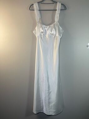 VTG Linea Donatella Silky White Shimmer Floor Length Negligee Intimate Gown  Med